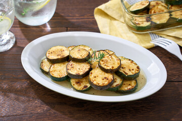 ズッキーニのグリルマリネ｜焼きズッキーニをマリネした夏の副菜