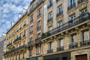 Obraz premium Paris, beautiful buildings in the 16e arrondissement
