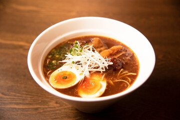 醤油豚骨ラーメン