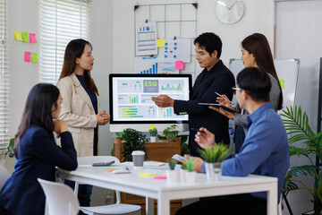 ESG Green business corporate diversity team presentation in ESG environment,socail,governance sustainability business goals sdgs in green office
