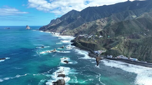 survol du massif de l'Anaga &agrave; Tenerife