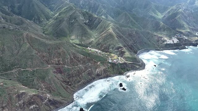 survol du massif de l'Anaga, tenerife, canaries