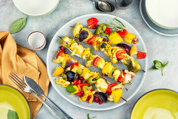 Fish skewers with vegetables for a delicious barbecue.