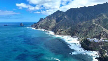 survol des plages au Nord de Tenerife dans le massif de l'Anaga