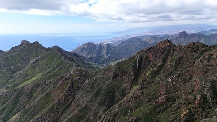 survol du massif de l'Anaga à Tenerife