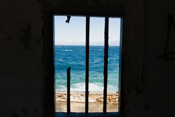 freedom behind bars © lucio
