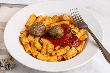 rigatoni with italian meat baklls,
