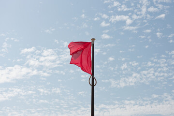 Drapeau rouge océan