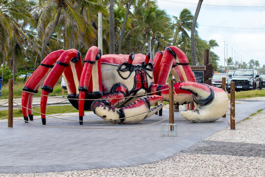 Escultura de carangueijo gigante na passarela do carangueirjo na orla de Aracaju, Sergipe, Brazil. 