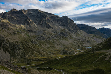 Obraz premium Der Julierpass ins Engadin in der Schweiz
