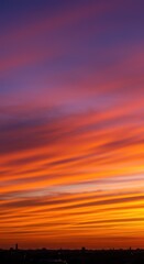 Fototapeta premium Blurry sunset, streaked clouds