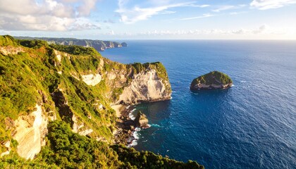 Naklejka premium Beach View Beach with cliffs filled with green plants
