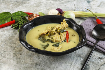 Thai green chicken curry with coconut