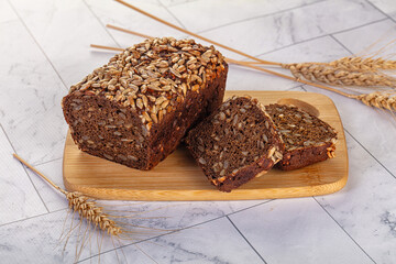 Browl rye bread with seeds