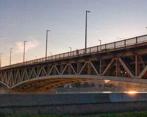 Naklejka premium bridge at sunset
