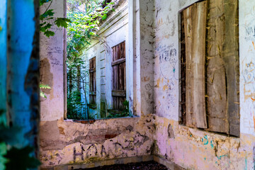 opuszczony budynek © Piotr