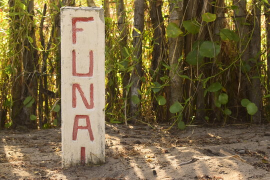 Demarcador de territ&oacute;rio ind&iacute;gena brasileiro Funai. Demarca&ccedil;&atilde;o de terra dos povos origin&aacute;rios do Brasil 