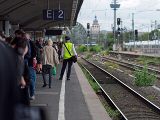 Koln Deutz Bahnhof: Busy Train Station Scene in Germany