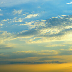 Serene Twilight Sky with Wispy Clouds
