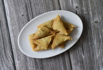 Top view of samosas, ten pieces.