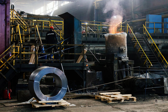Iron casting at the foundry at metallurgical factory