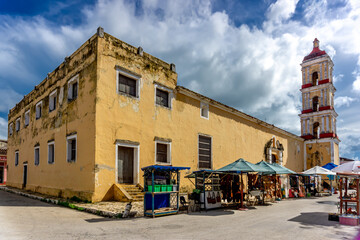 Fototapeta premium Cuba, Villa Clara, Remedios: Oldest catholic church St. John the Baptist Catholic Church built 1515.