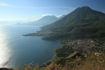 Obraz premium Lake Atitlan and San Juan la Laguna in Guatemala