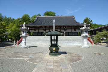 春の妙満寺　本堂　京都市左京区岩倉