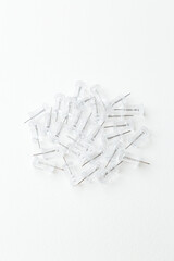 画鋲　白バック