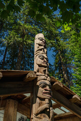 Totem de madera en Canada