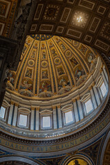 Obraz premium Collection of Rome photography featuring Vatican City, St. Peter’s Basilica, historic center, and romantic summer moments with couples exploring the Italian capital.