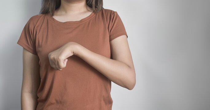 Volkmann contracture affecting the left upper limb of a young Asian woman