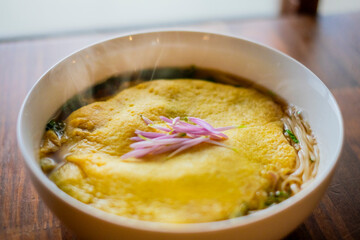ふわふわ卵乗せお蕎麦
