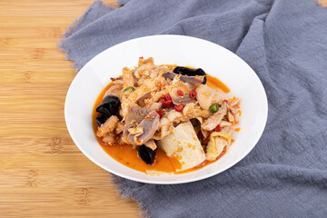 Sichuan cuisine hot pot chicken, a special snack