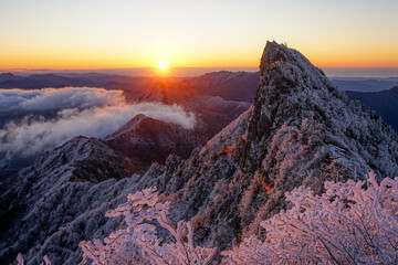 冬の石鎚山の朝焼け