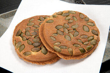 カボチャの種入りの南部煎餅