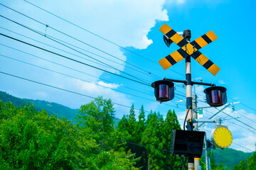 踏切のある風景, 日本の夏