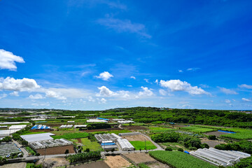 青空背景の沖縄の農村風景写真　　　【沖縄風景】
