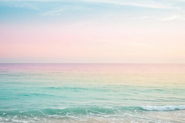 Fototapeta premium Minimalist pastel gradient background with smooth soft tones 