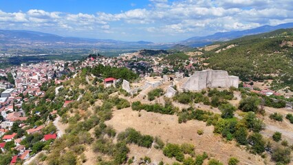 Niksar Castle, locally known as Niksar Kalesi, lies in the city of the same name, in the province of Tokat in Turkey.