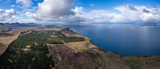 Die Landschaft im Norden der Insel Isle of Skye in Schottland