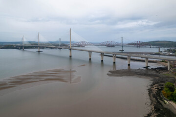 Die Queensferry Bridges Brücken am Firth of Forth in Schottland