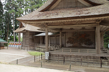 Naklejka premium noh stage in a shinto temple (hakusan shrine) in a religious complex (chuson-ji) at hiraizumi in japan 