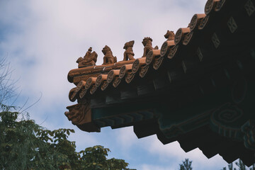 中国庭園 燕趙園、中国の歴史的建物の屋根、鳥取、日本