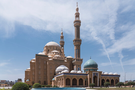 Jalil Khayat Mosque and its architectural beauty