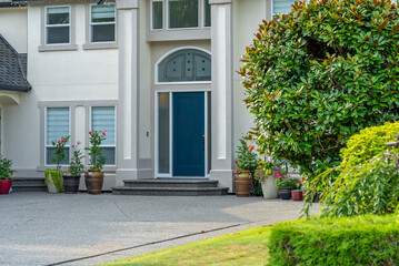 Fototapeta premium Entrance of luxury house in summer with nice landscape in Vancouver, Canada, North America. Day time on August 2025.