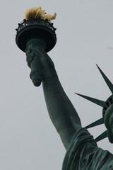 d&eacute;tail de la flamme de la statue de la libert&eacute; &agrave; New York