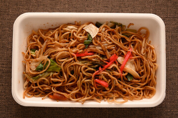  総菜コーナーの焼きそば