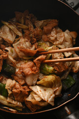 回鍋肉を作っている様子