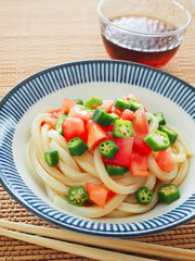 トマトとオクラの冷やしうどん
